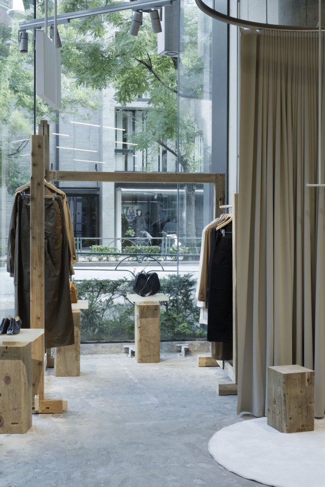 pop up store tokyo lemaire